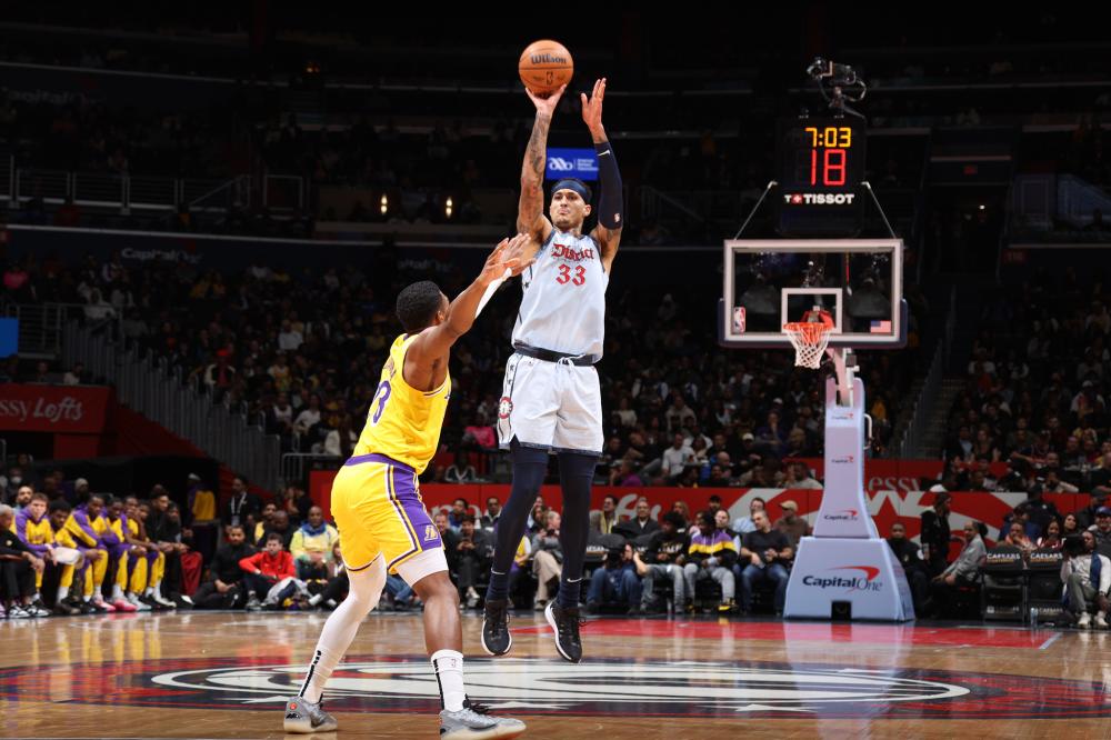 样保持了足 样保持了足